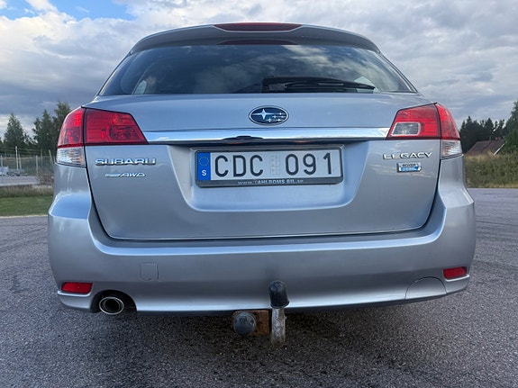 Subaru Legacy 8 of 27