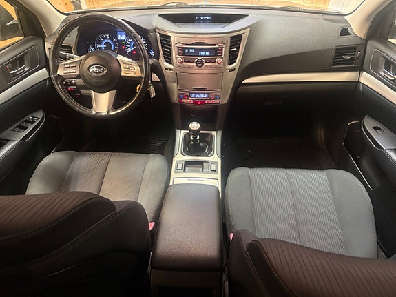 Subaru Legacy 24 of 27
