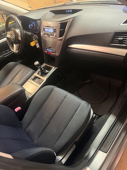 Subaru Legacy 22 of 27