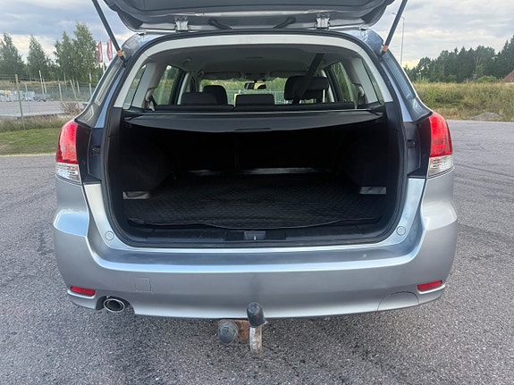 Subaru Legacy 9 of 27
