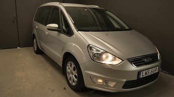 Ford Galaxy 3 of 5