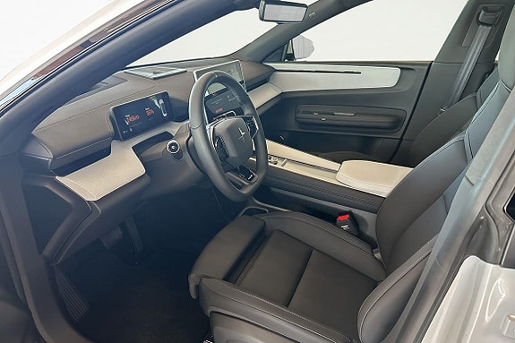 Polestar 4 10 of 30