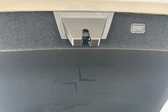 Polestar 4 18 of 30