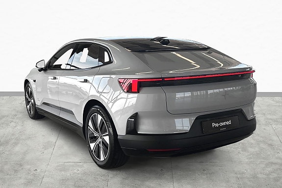 Polestar 4 7 of 30