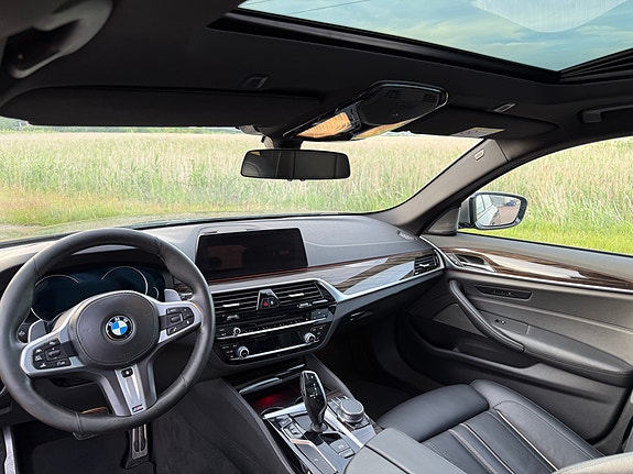 BMW M550d 4 of 5