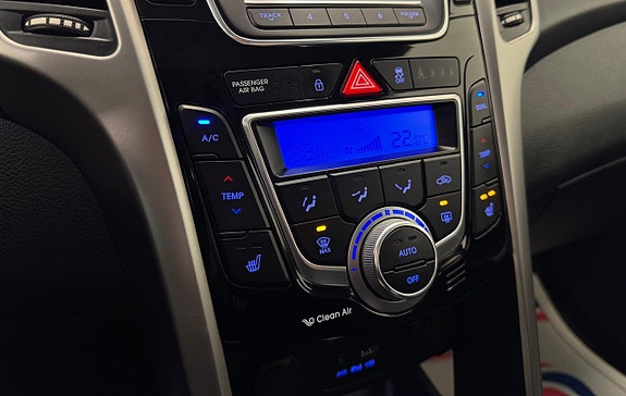 Hyundai i30 10 of 23