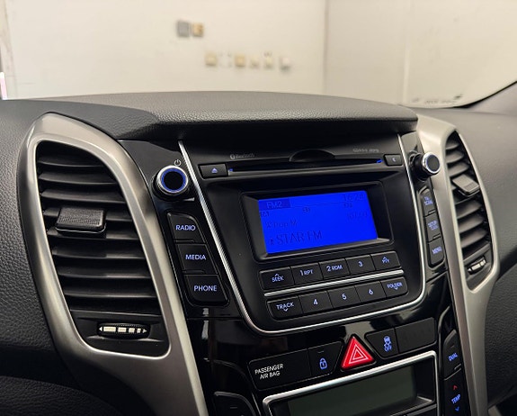 Hyundai i30 8 of 23
