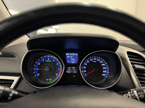 Hyundai i30 13 of 23