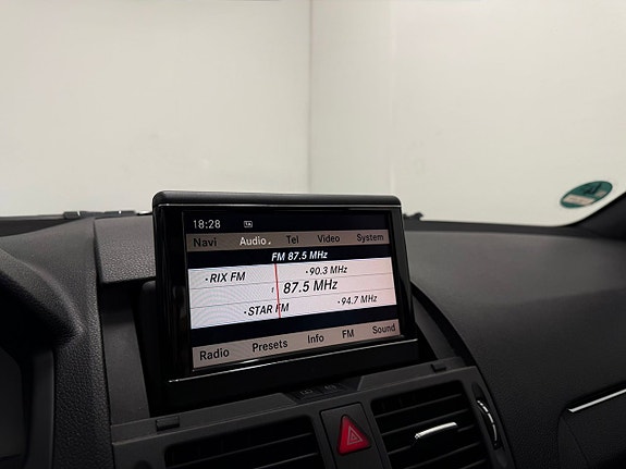 Mercedes-Benz C250 11 of 23
