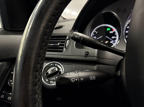 Mercedes-Benz C250 18 of 23