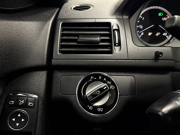 Mercedes-Benz C250 19 of 23