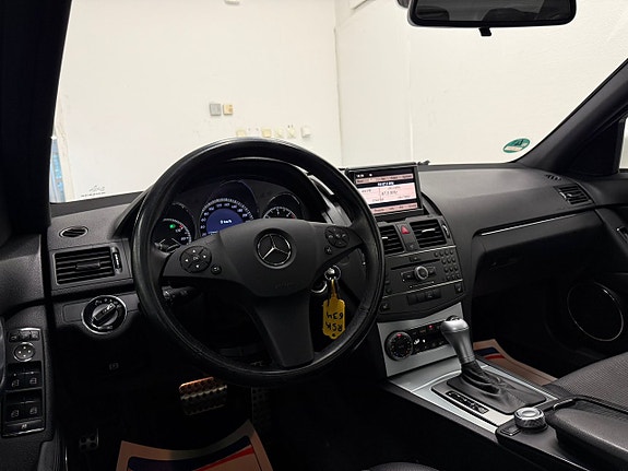 Mercedes-Benz C250 7 of 23