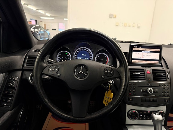 Mercedes-Benz C250 8 of 23
