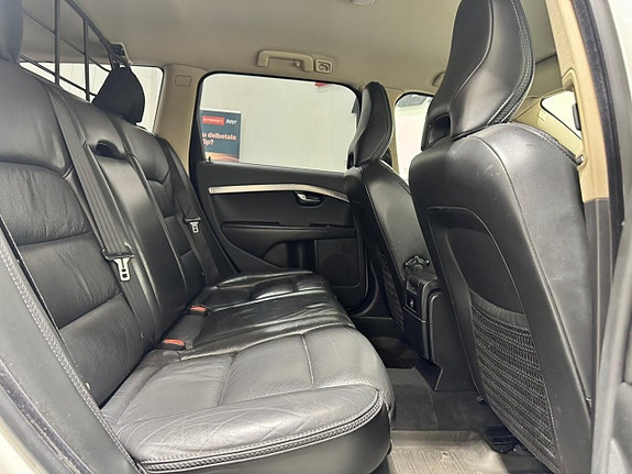Volvo XC70 13 of 20