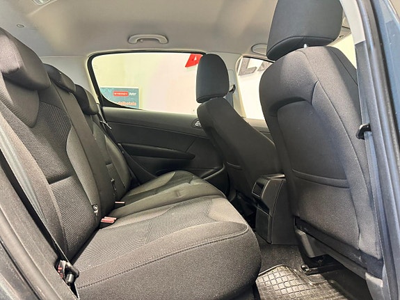 Peugeot 308 12 of 17