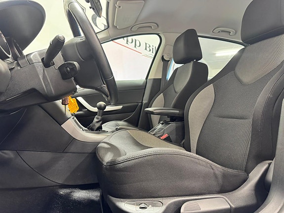 Peugeot 308 15 of 17
