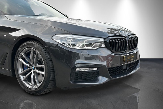 BMW 540i 3 of 5