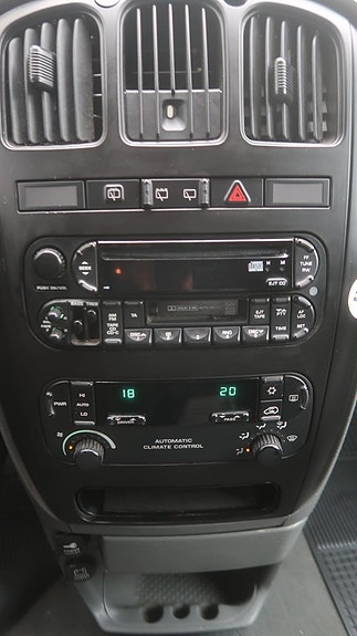Chrysler Grand Voyager 13 of 18