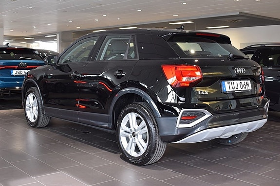 Audi Q2 2 of 5