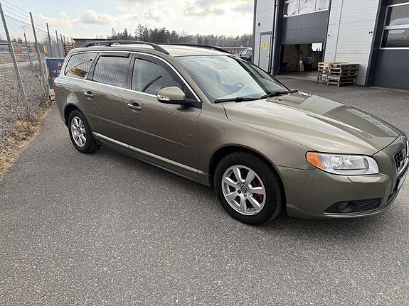 Volvo V70 4 of 12