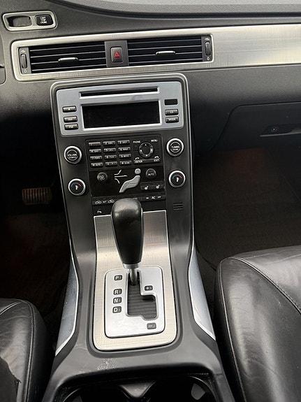 Volvo V70 9 of 12