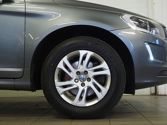 Volvo XC60 8 of 23