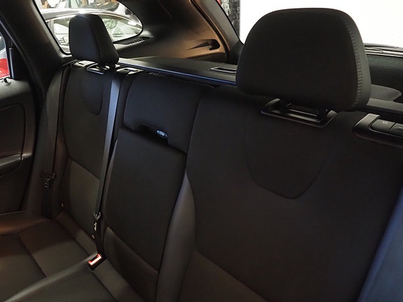 Volvo XC60 15 of 23