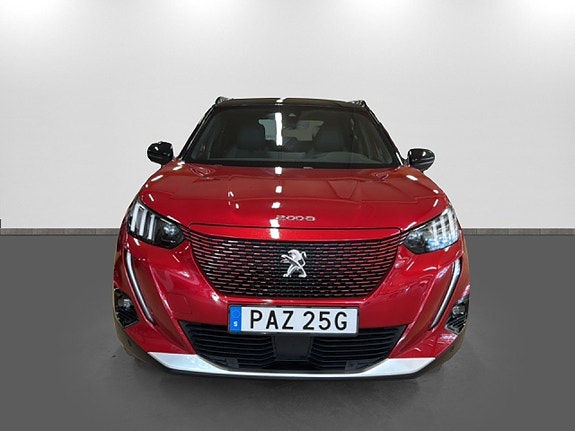 Peugeot 2008 2 of 5