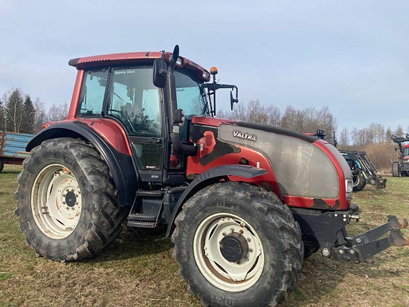 Valtra M150 Hitech Twintrac Frontlyft