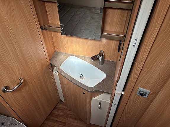 Knaus 590 Fus sudwind fransk bädd 9 of 10