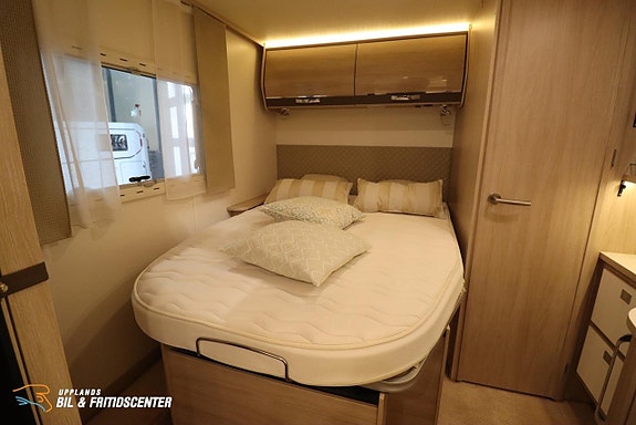 Rapido 650 F / Öppen planlösning / Queenbed 7 of 19