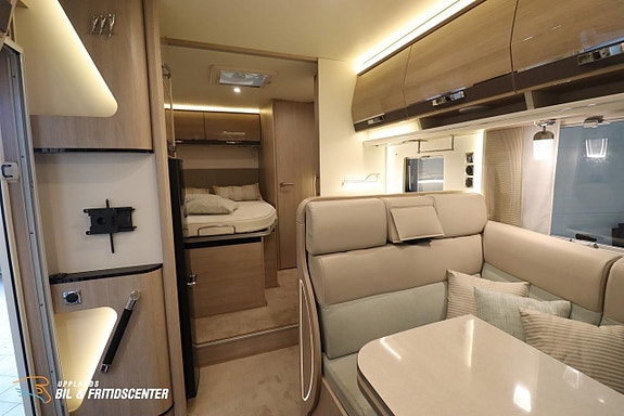 Rapido 650 F / Öppen planlösning / Queenbed 15 of 19