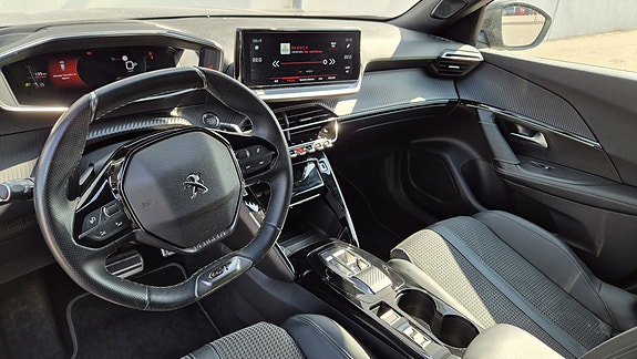 Peugeot 2008 3 of 5