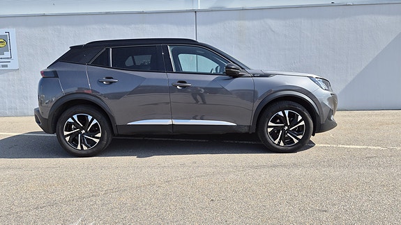 Peugeot 2008 2 of 5