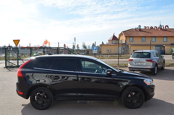 Volvo XC60 8 of 26