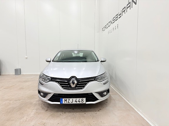 Renault Megane IV 4 of 5