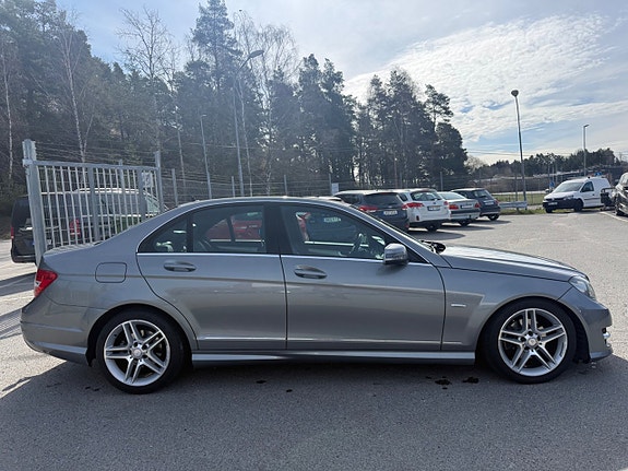 Mercedes-Benz C180 3 of 5