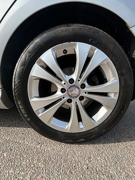 Mercedes-Benz B200 d 4 of 7