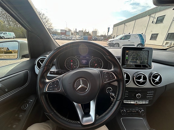 Mercedes-Benz B200 d 5 of 7