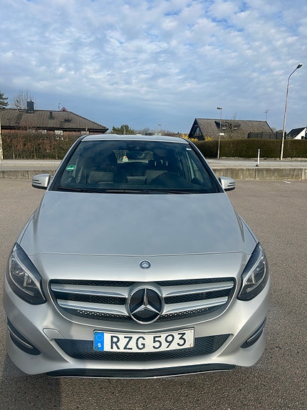 Mercedes-Benz B200 d 6 of 7
