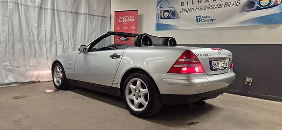 Mercedes-Benz SLK230