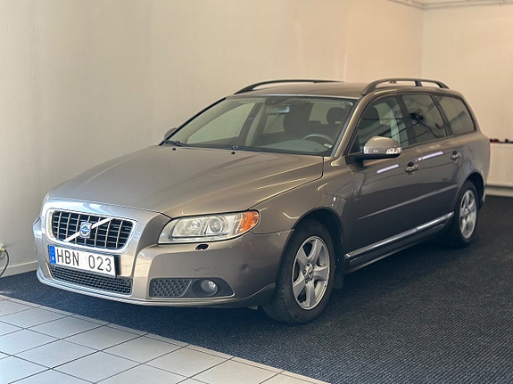 Volvo V70 4 of 21