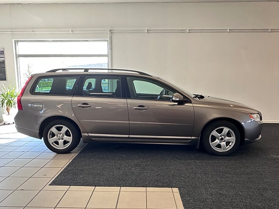 Volvo V70 6 of 21
