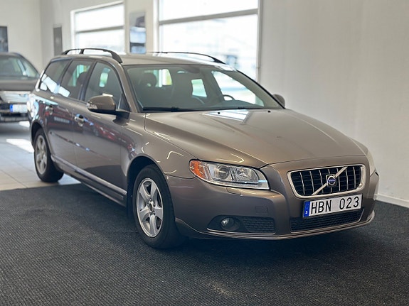 Volvo V70 7 of 21
