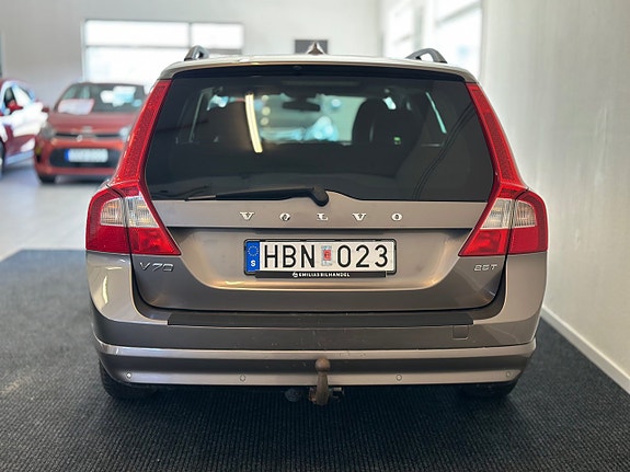 Volvo V70 3 of 21