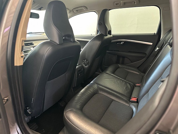 Volvo V70 17 of 21