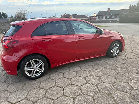 Mercedes-Benz A180 3 of 5