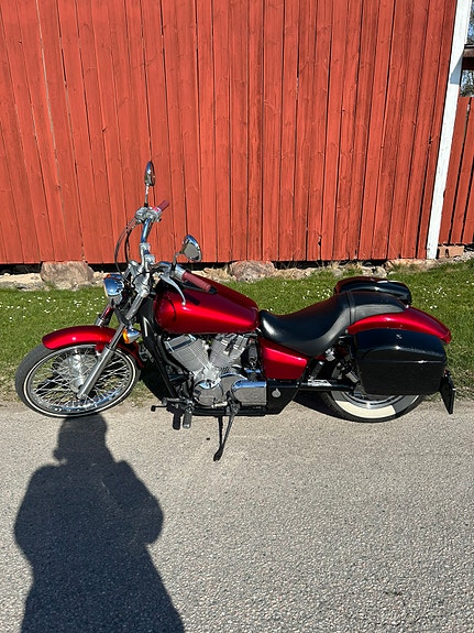 Honda VT750DC -07 2 of 3