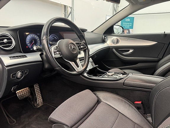 Mercedes-Benz E220 15 of 23
