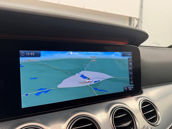 Mercedes-Benz E220 19 of 23